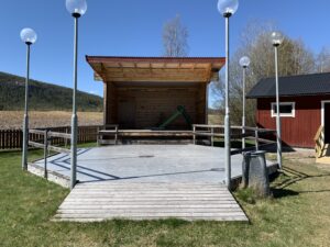 Utomhusscen och dansbana